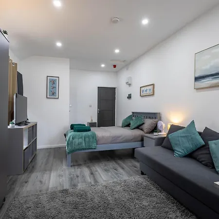 Spacious Studio Apartment In Cardiff City Centre Exterior photo