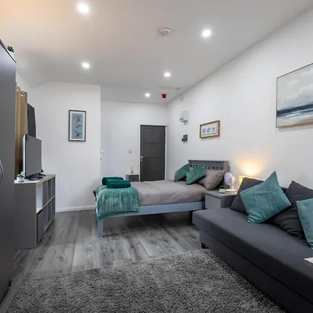 Spacious Studio Apartment In Cardiff City Centre Exterior photo