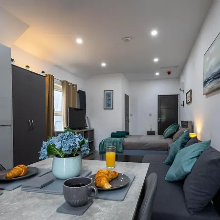 Spacious Studio Apartment In Cardiff City Centre Exterior photo