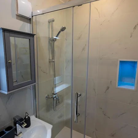 Spacious Studio Apartment In Cardiff City Centre Exterior photo