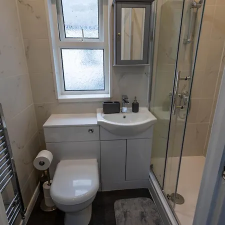 Spacious Studio Apartment In Cardiff City Centre Exterior photo