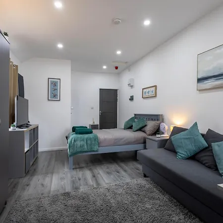 Spacious Studio Apartment In Cardiff City Centre Exterior photo